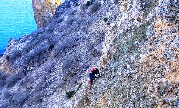 Спасатели провели эвакуацию пострадавшей на Фиоленте