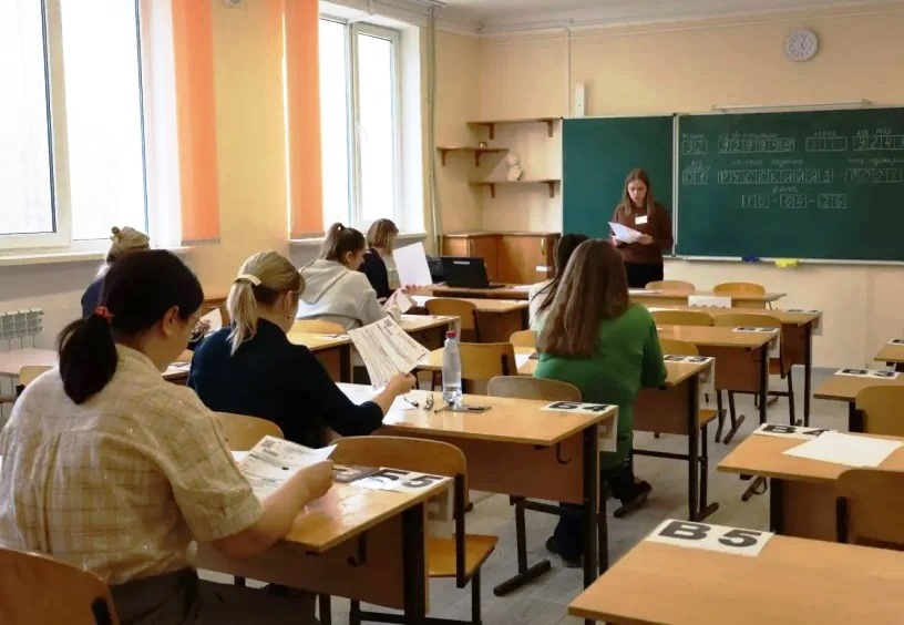 Родители севастопольских школьников сдали пробный ЕГЭ